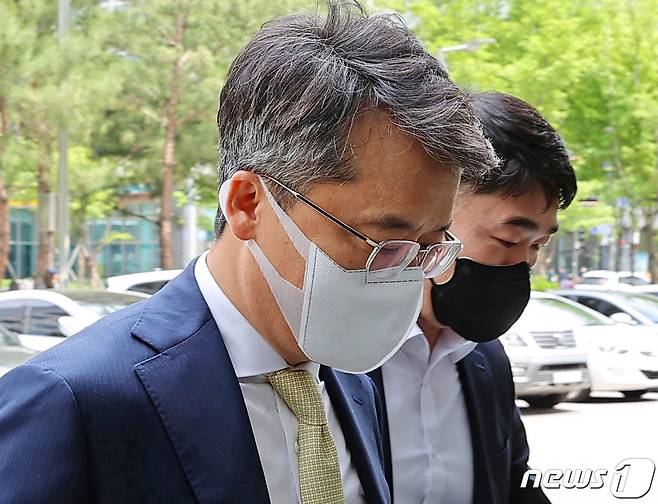 지난 2022년서울 송파구 서울동부지방법원에서 열린 정보통신망이용촉진 및 정보보호에 관한 법률 위반 혐의 1심 선고 공판에 출석하고 있는 모습. (공동취재) 2022.6.8/뉴스1 ⓒ News1 이성철 기자
