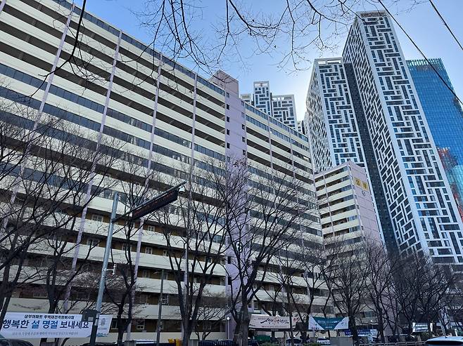 13일 오후 2시 서울 영등포구 여의도동 삼부아파트 전경. /박지윤기자