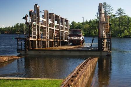 10911469-포트-severn-온타리오-캐나다-2011-년-6-월-1-일-큰-슈트-해양-철도-muskoka-그루지야-문자-온타리오-캐나다의-그루지야-어-베이-지역에서-큰-.jpg 캐나다 온타리오 해양철도.gif