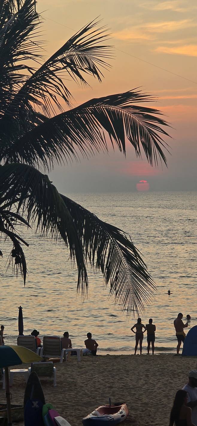 20250120_182758.heic.auto.jpg 태국 푸켓 석양이 진다~
