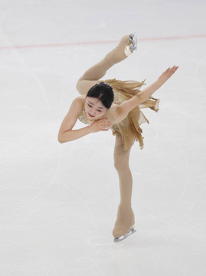하얼빈이 눈부셔     (하얼빈=연합뉴스) 박동주 기자 = 피겨 김채연이 13일 중국 하얼빈 헤이룽장 빙상훈련센터 다목적홀에서 열린 하얼빈 동계아시안게임 피겨 여자 싱글 프리 스케이팅에서 연기를 펼치고 있다. 2025.2.13    pdj6635@yna.co.kr(끝)<저작권자(c) 연합뉴스, 무단 전재-재배포, AI 학습 및 활용 금지>