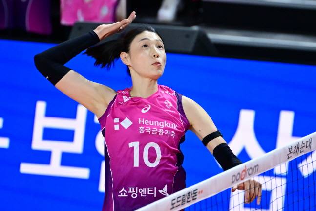 강스파이크를 하는 김연경. /사진=KOVO 제공
