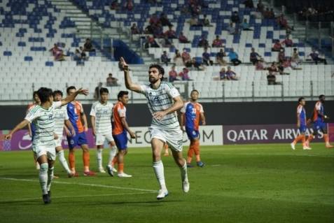 머리로 2골을 넣은 콤파뇨. 사진=전북 현대