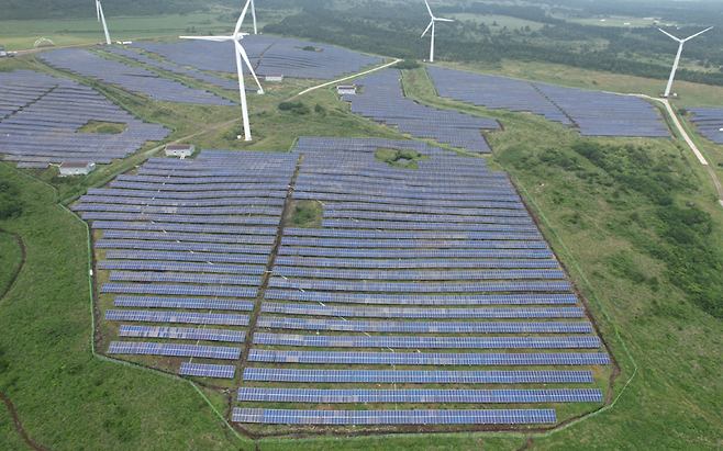 브라이트에너지파트너스가 보유 및 운영하고 있는 제주도 서귀포시 표선면 소재 13.5MW(메가와트) 규모 태양광 발전소 전경. 브라이트에너지파트너스 홈페이지 캡처&nbsp;