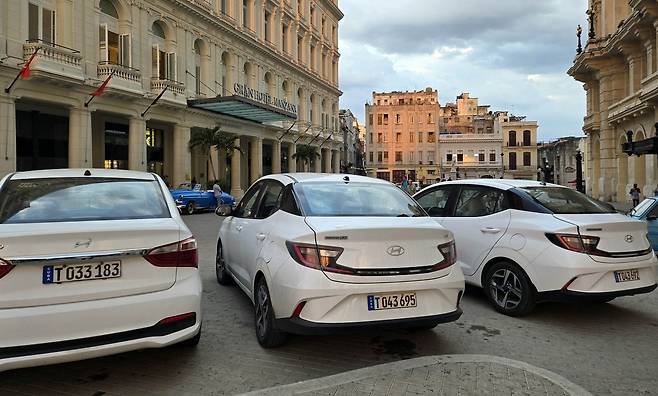 관광객용 번호판이 부착된 쿠바 아바나의 현대 승용차 [촬영 이재림 특파원]