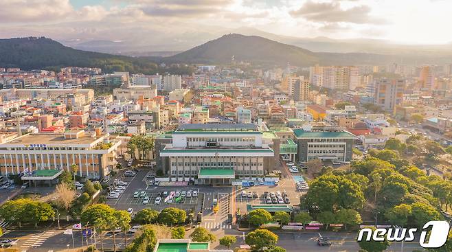 제주도청 전경(제주도 제공.재판매 및 DB 금지)뉴스1