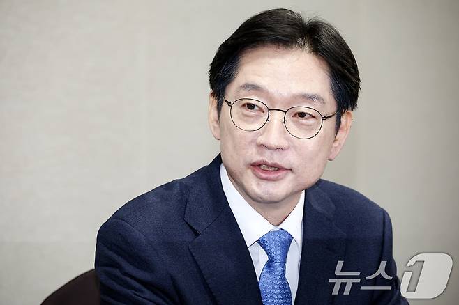 김경수 전 경남도지사가 13일 오후 서울 여의도 국회에서 열린 이재명 더불어민주당 대표와의 회동에서 발언하고 있다. (공동취재) 2025.2.13/뉴스1 ⓒ News1 이재명 기자