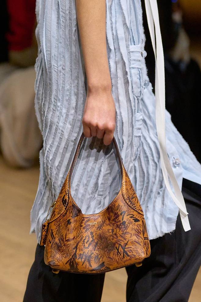 코치 2025 신상 가방