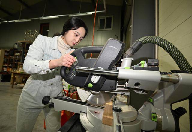 류호정 전 의원은 "정치인의 삶을 반대하셨던 부모님은 목수 일을 한다고 하니 더 좋아하신다"면서 "국회의원으로 있을 때보다 여유가 많이 생겼다"고 말했다. 남양주=홍인기 기자