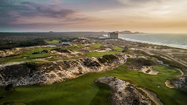 베트남 호치민 호짬 더 블러프 CC. 하나투어 제공