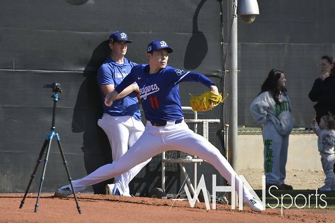 (다저스 일본인 투수 사사키 로키)