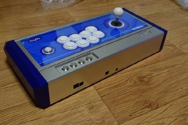 후면의 모습. 무게감이 느껴진다