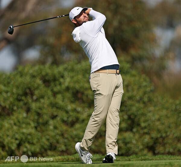 2025년 미국프로골프(PGA) 투어 시그니처 대회인 제네시스 인비테이셔널에 출전한 스코티 셰플러가 골프 스윙하는 모습이다. 사진제공=ⓒAFPBBNews = News1