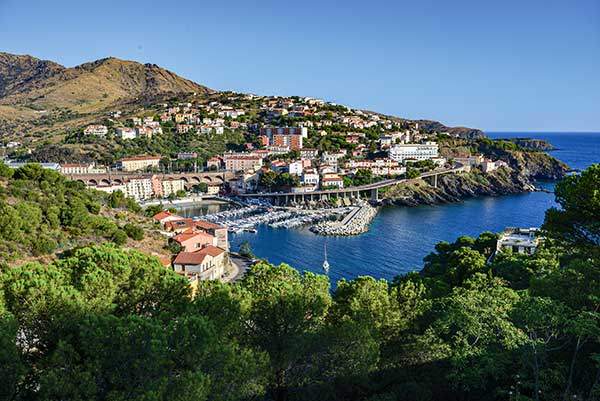 스페인 국경과 인접한 프랑스의 마을.