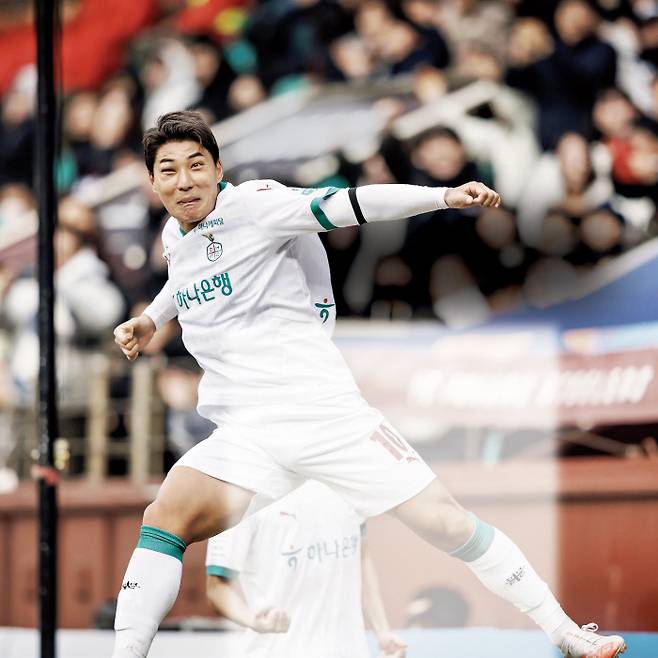 대전 하나시티즌 공격수 주민규가 지난 15일 포항 스틸러스와의 개막전에서 골을 넣은 뒤 기뻐하고 있다. 프로축구연맹 제공