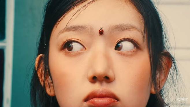 키키 ‘아이 두 미’ 뮤직비디오 영상 캡처. 스타쉽엔터테인먼트 유튜브 공식 계정