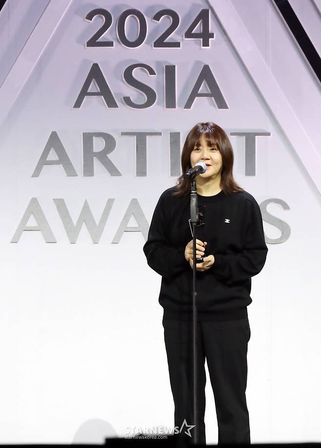 서현주 총괄제작자  27일 오후 태국 방콕 임팩트 챌린저 홀 1-2(IMPACT Challenger Hall 1-2)에서 열린 '제 9회 아시아 아티스트 어워즈'(The 9th Asia Artist Awards')' 에서 AAA 베스트 크리에이터를 수상하고 소감을 말하고 있다.  2024.12.27 /사진=임성균 tjdrbs23@