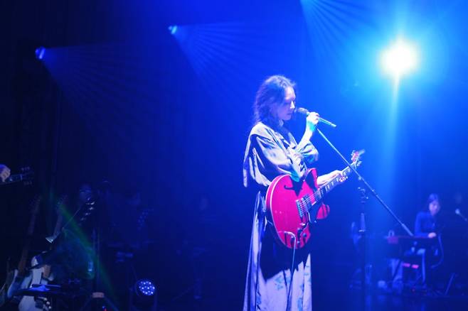 “노래할 수 있어 행복”… 박지윤, 콘서트서 끝내 눈물 (사진: 박지윤크리에이티브)