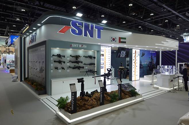 'IDEX 2025'에 참가한 SNT모티브 부스. / SNT모티브 제공