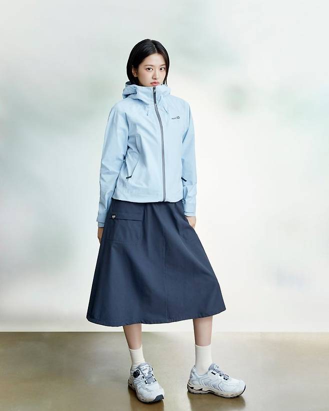 네파 25 SS 컬렉션 안유진 화보.ⓒ네파