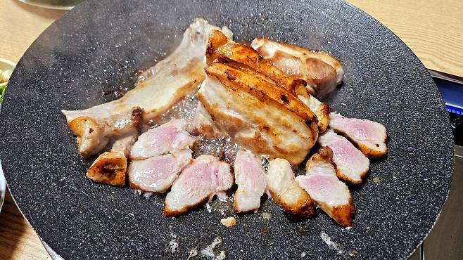 20250217_201356.jpg 저녁 통삼겹살로 한잔