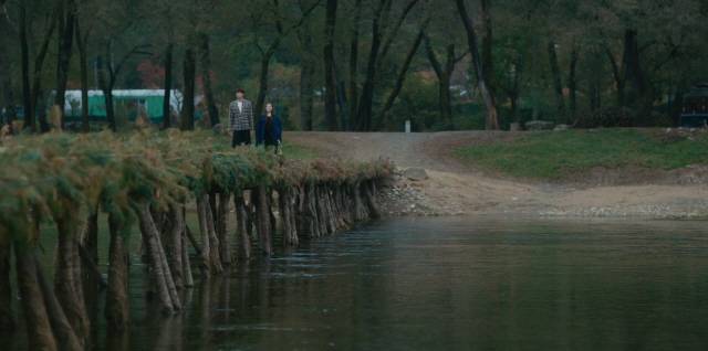 ▲ 영월 주천면 섶다리에서 촬영한 드라마 ‘모텔 캘리포니아’ 스틸컷.  영월군 제공