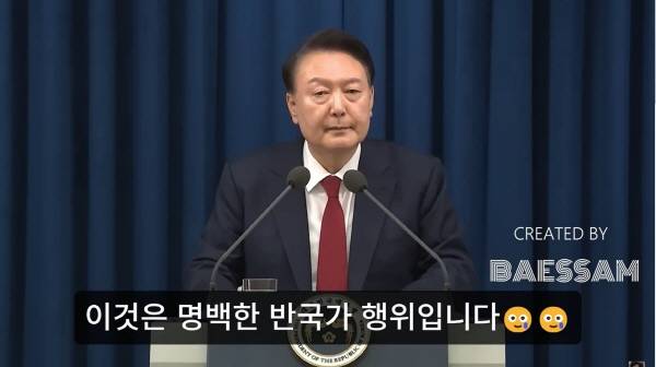 ▲ 18일 접속차단 시정요구 의결된 '윤석열 대통령 비상 계엄 선포' 패러디 유튜브 갈무리. 비상계엄 선포 당시 음성이 딥페이크로 변조되고 연설 말미 담배를 꺼내고 총을 꺼내는 등의 영상이 나왔다. 유튜브 '배쌤' 갈무리