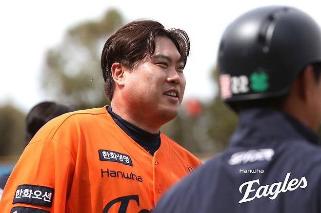 ▲ 예정에 없던 연습경기 등판을 자청하며 컨디션을 조율한 류현진은 지난해보다 훨씬 더 안정적인 페이스로 시즌을 준비하고 있다 ⓒ한화이글스
