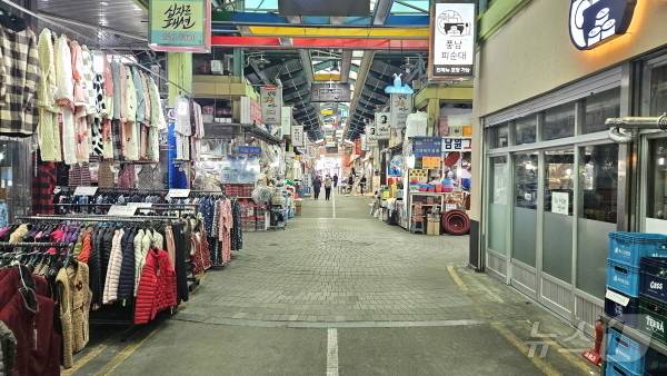썰렁한 전주 남부시장 거리. 2025.2.18/뉴스 1 신준수 기자