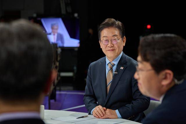 이재명 더불어민주당 대표가 19일 서울 마포구 MBC에서 '100분 토론'에 출연해 발언하고 있다. 민주당 제공