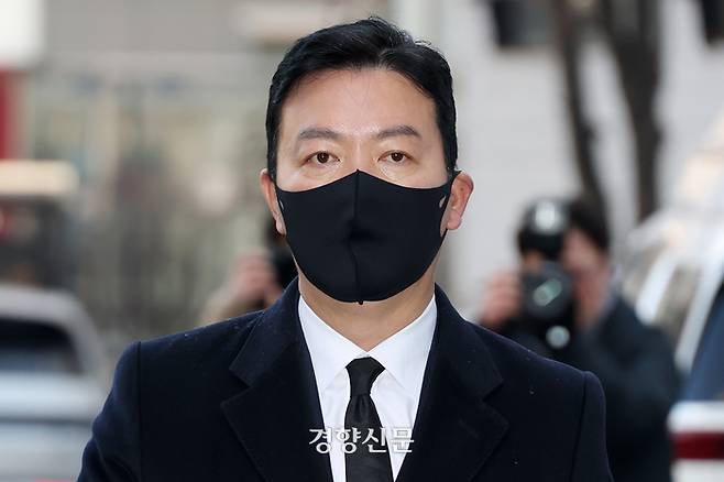 윤석열 대통령에 대한 체포영장 집행을 방해한 혐의를 받는 김성훈 대통령 경호처 차장이 지난달 17일 오전 서울 서대문구 경찰 국가수사본부 특별수사단에 조사를 받기 위해 출석하고 있다. 서성일 선임기자