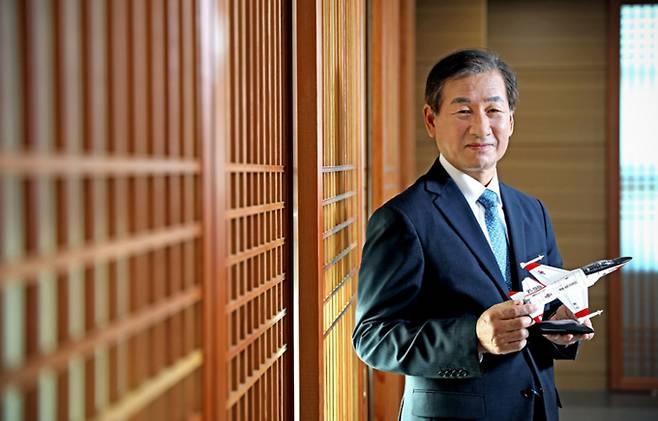 강구영 한국항공우주산업 대표가 최근 업계 대표로서 리더십 강화에 나서면서 그의 거취와 행보에 이목이 쏠리고 있다./사진=KAI