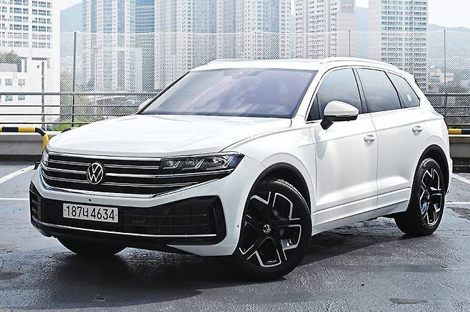 폭스바겐 투아렉 3.0 TDI 프레스티지. 사진 김학수 기자