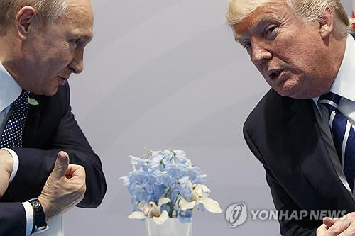 푸틴 러시아 대통령(좌)과 트럼프 미국 대통령 [AP=연합뉴스 자료사진. 재판매 및 DB 금지]
