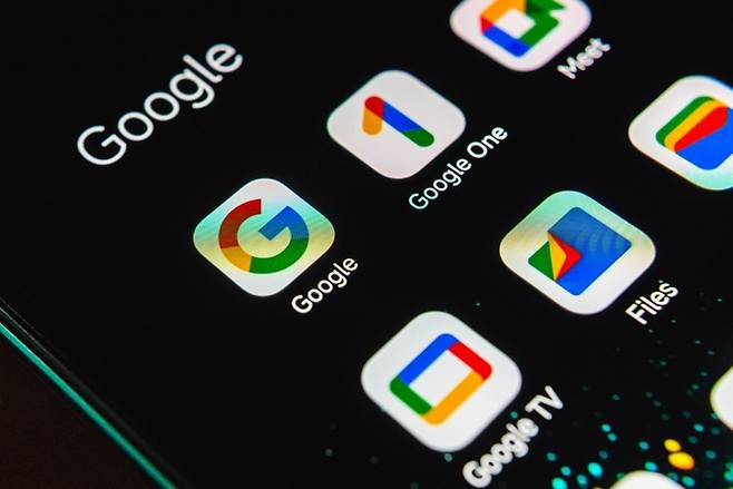 구글코리아는 국내에 공시한 매출의 33.1배에 달하는 12조원 이상을 벌어들였을 것으로 추정된다. 게티이미지뱅크