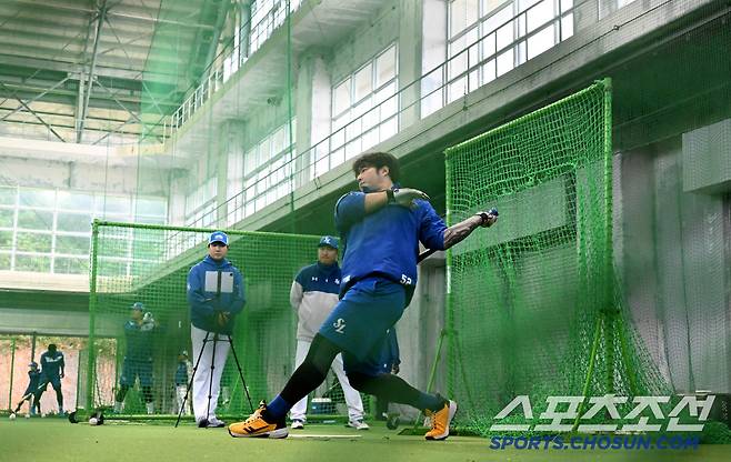 21일 일본 오키나와 온나손 아카마구장에서 삼성 라이온즈가 스프링캠프 훈련이 진행됐다. 박병호가 타격훈련을 하고 있다. 오키나와(일본)=허상욱 기자 wook@sportschosun.com/2025.02.21/