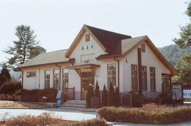 24b0d121e0ed6bf320b5c6b236ef203e8b6f324f95cdab093a