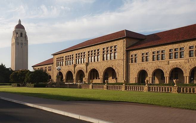 스탠퍼드 대학교. 위키피디아