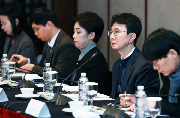 박종원(오른쪽 두 번째) 산업통상자원부 통상차관보. 사진은 기사 내용과 직접적인 관련이 없음. 산업부 제공