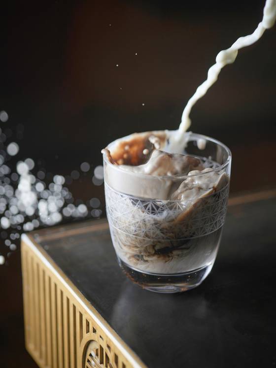 A cocktail at Charles H. Bar within Four Seasons Hotel Seoul in Jongno District, central Seoul [FOUR SEASONS HOTEL SEOUL]