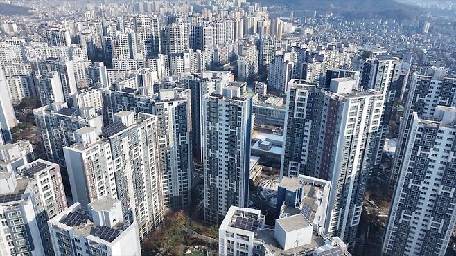 서울 서대문구 남가좌동 가재울뉴타운의 대장 아파트인 ‘DMC 파크뷰 자이’단지 모습 [윤병찬 PD]