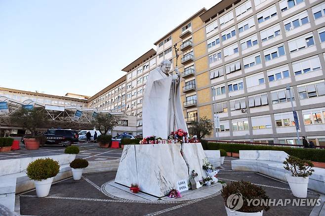 프란치스코 교황이 입원 중인 이탈리아 로마의 제멜리 병원 [EPA 연합뉴스 자료사진. 재판매 및 DB 금지]
