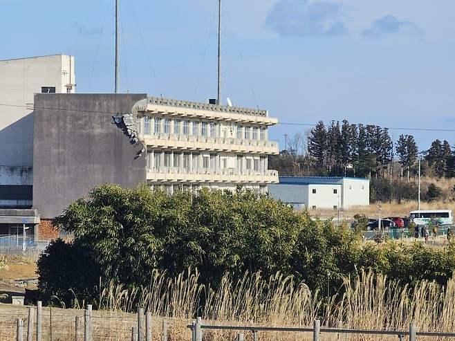 7fed8273b58068f451ee85e042817273fe1c5619055f64bf99e64dda0c0b253b