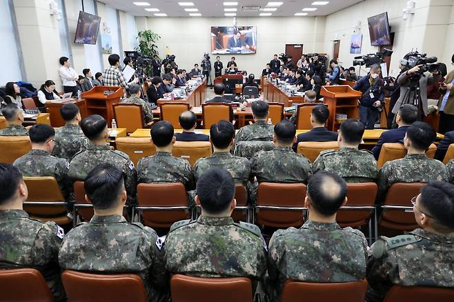 21일 오전 서울 여의도 국회에서 열린 윤석열 정부의 비상계엄 선포를 통한 내란 혐의 진상규명 국정조사 특별위원회 4차 청문회에서 국방부와 군 관련 관계자들이 출석해 자리하고 있다. 2025.02.21. 서울=뉴시스