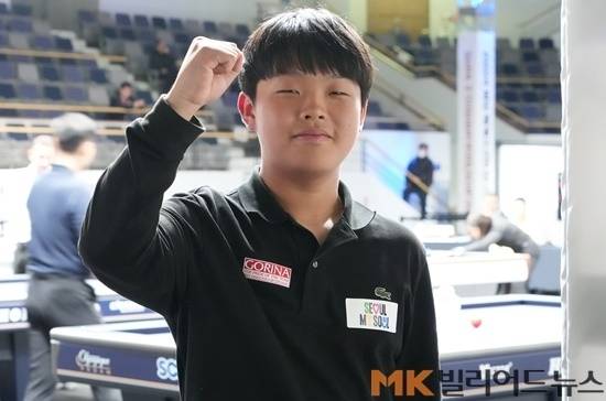 김현우는 초등학교 6학년때 핸드폰으로 당구게임하다 아빠와 함께 당구장에 갔다가 재미를 느껴 당구선수가 됐다. 사진은 2024년 서울3쿠션월드컵 대회장에서 만난 김현우. (사진=MK빌리어드뉴스 DB)