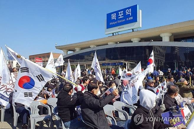목포에서 ‘탄핵 반대’ 외치는 기독교단체 [사진출처=연합뉴스]