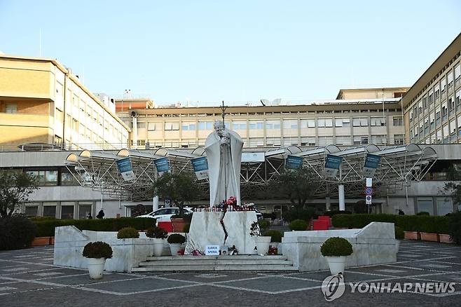 프란치스코 교황이 입원 중인 이탈리아 로마의 제멜리 병원 [AFP 연합뉴스 자료 사진. 재판매 및 DB 금지]