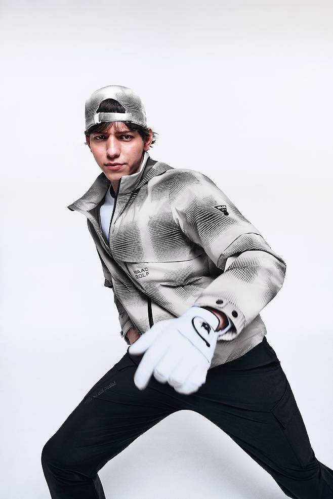 왁은 '레스트 인 네이처'(REST IN NATURE)를 테마로 골프 필드를 단순한 경기장이 아닌 다양한 힐링의 공간으로 표현한 컬렉션을 선보인다.(왁제공)