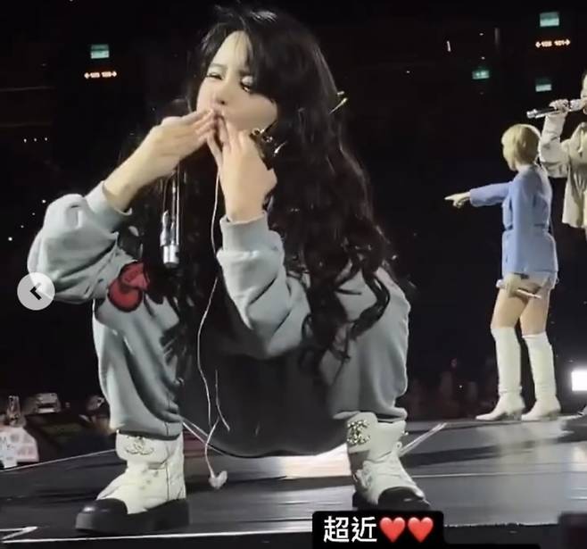 마카오 공연의 박봄. 박봄 인스타그램.