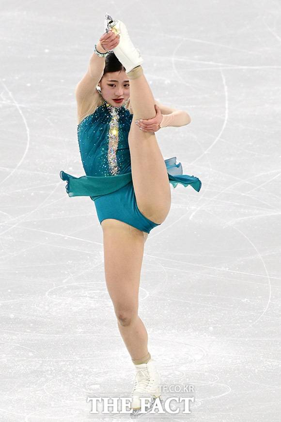 피겨 윤아선이 23일 서울 양천구 목동 아이스링크에서 열린 '2025 ISU(국제빙상연맹) 사대륙 피겨스케이팅 대회' 프리스케이팅에서 연기를 펼치고 있다. /남윤호 기자